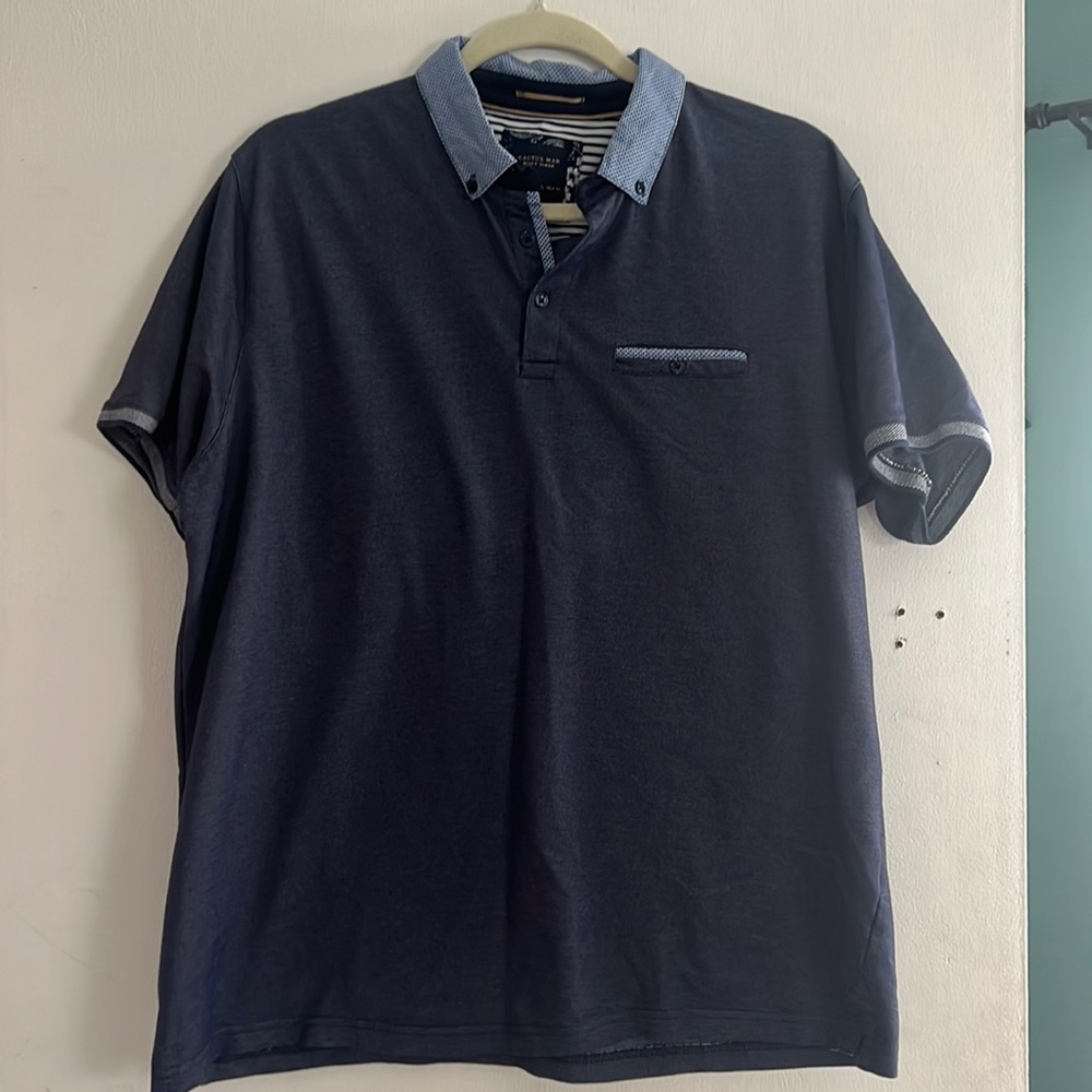 Men’s blue polo size extra large